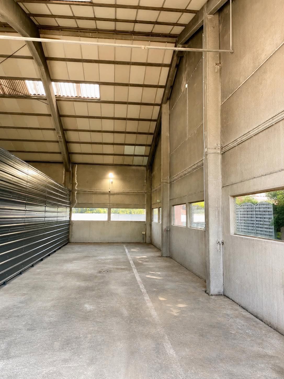 Parking extérieur sécurisé MaxiSpace à Binche - vue d'ensemble